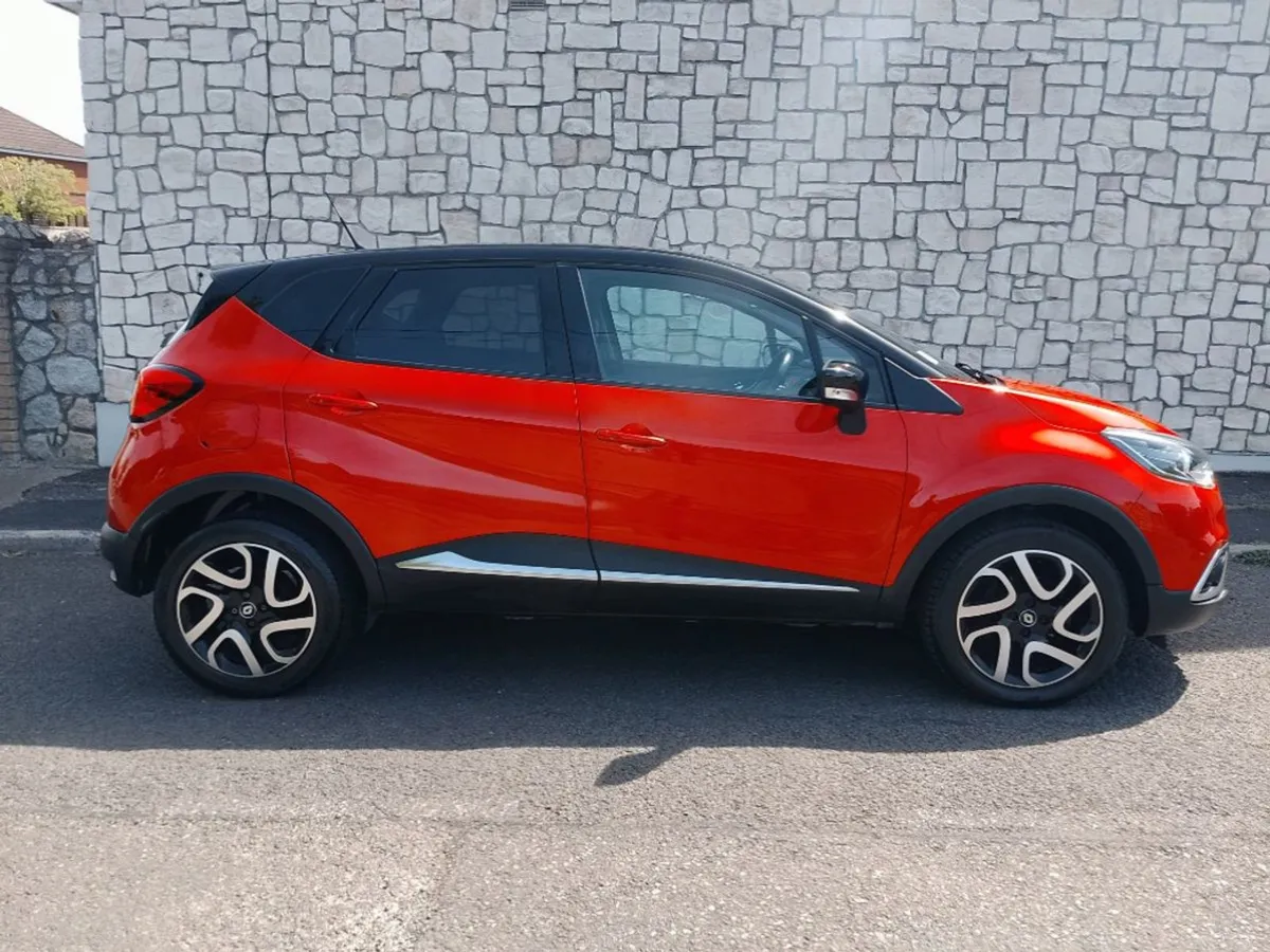 Renault Captur Signature 4x4 - Image 2
