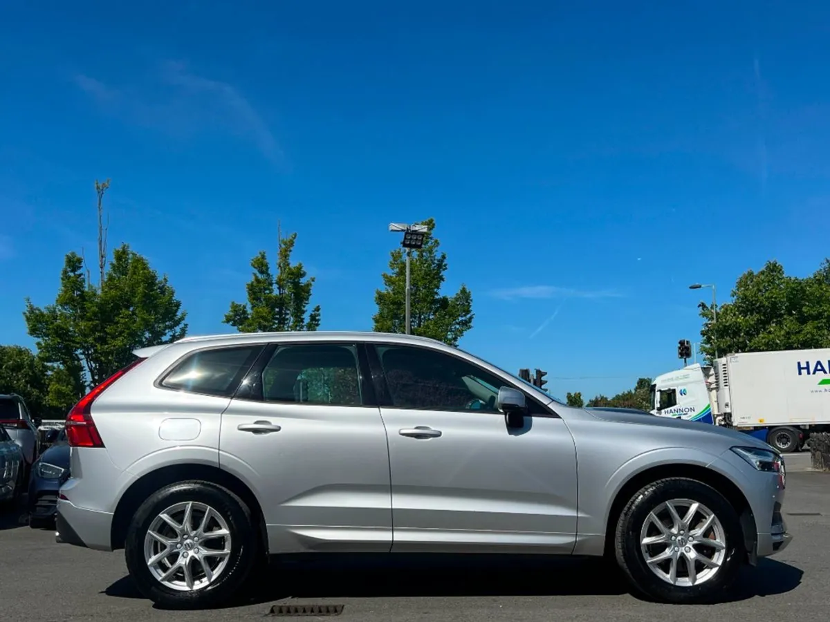 Volvo XC60 D4 AWD Momentum Auto  low Kms - Image 4