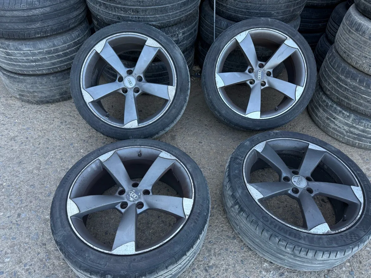 19” Ttrs - Image 1