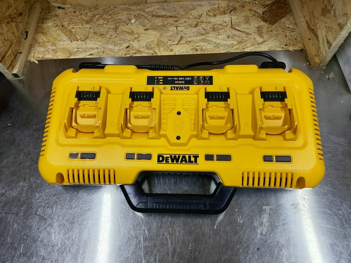 DeWalt dcb104 charger.