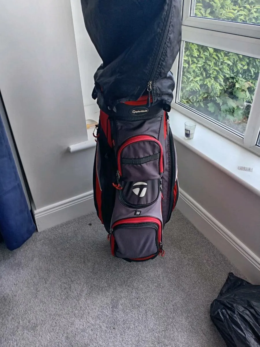 TaylorMade golf cart bag - Image 2