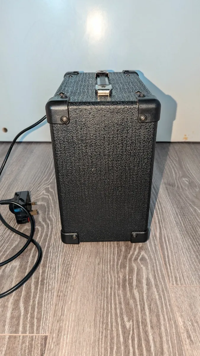 Bass Guitar Amplifier - Image 4
