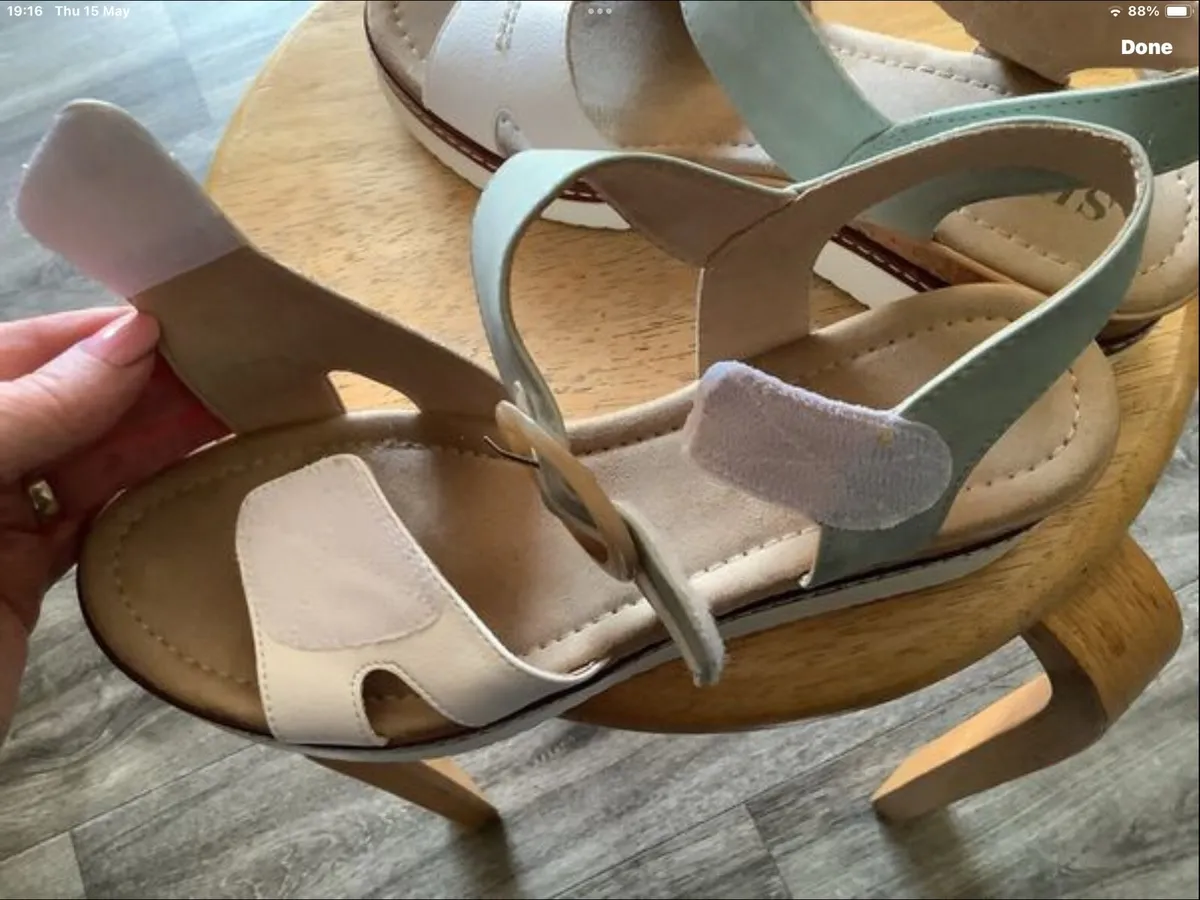Two pair of summer sandals both size 40 (7) - Image 2