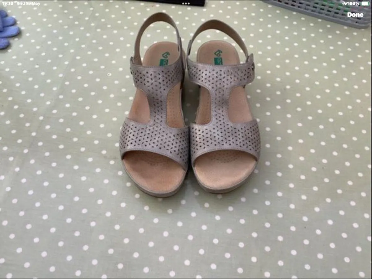 Two pair of summer sandals both size 40 (7) - Image 4