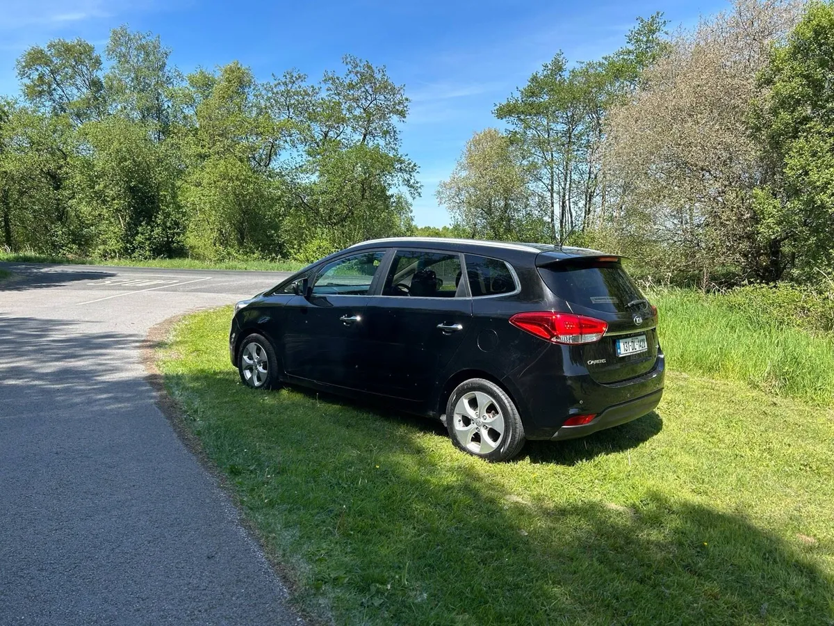 2013 Kia Carens EX 1.7 *7 seater* - Image 2