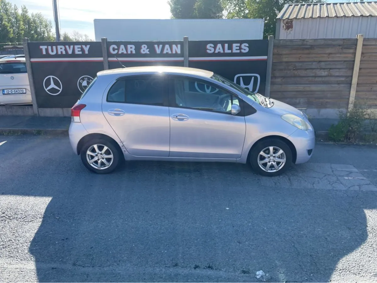 Toyota Vitz Scp90 5DR Auto - Image 3