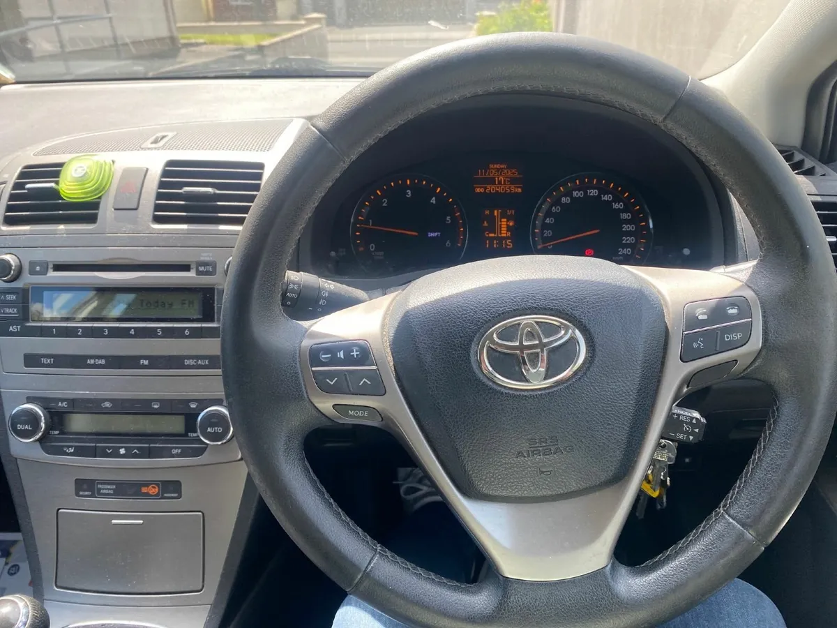 Toyota Avensis 2011 - Image 3