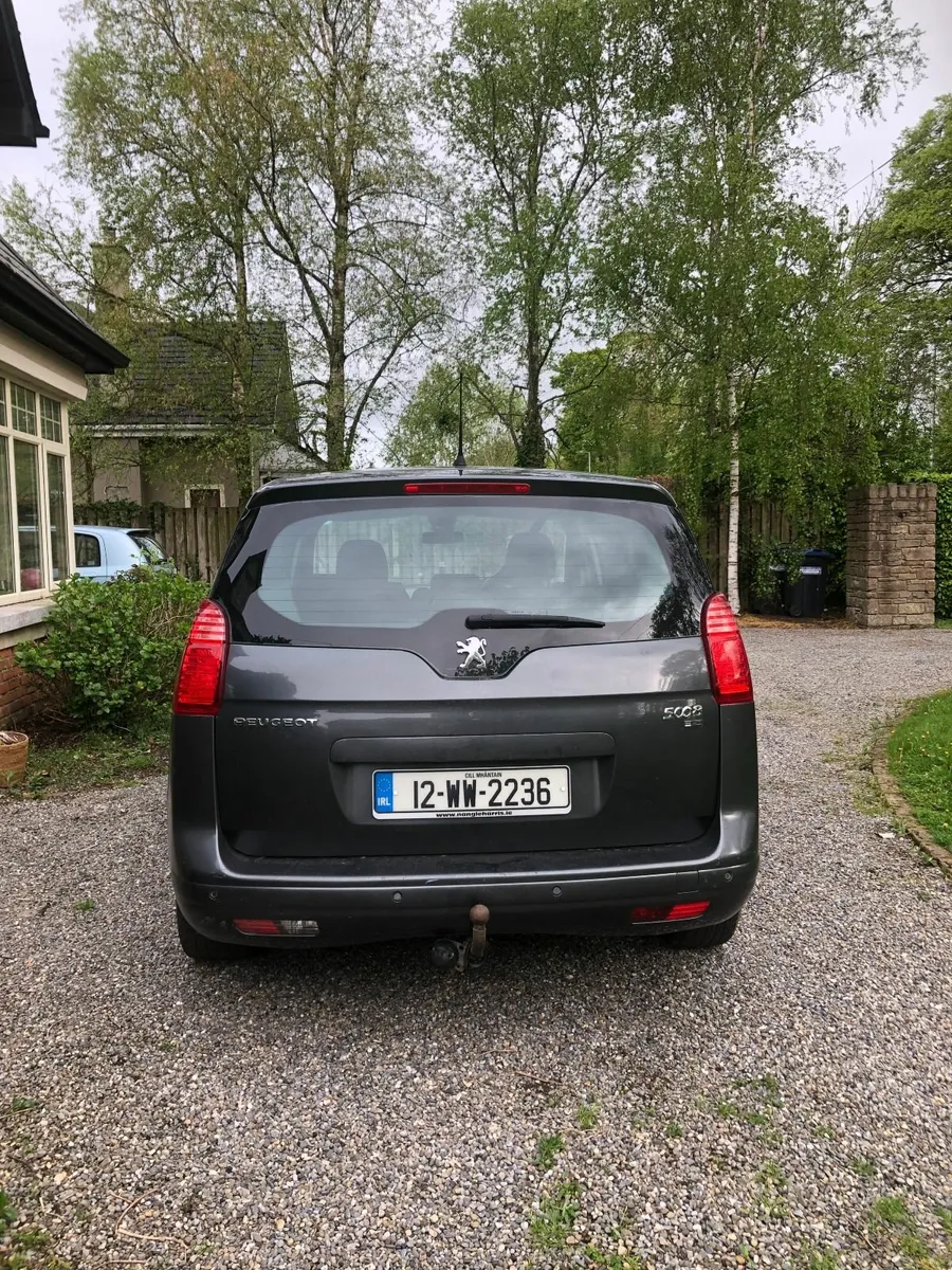 Peugeot 5008 2012 - Image 2