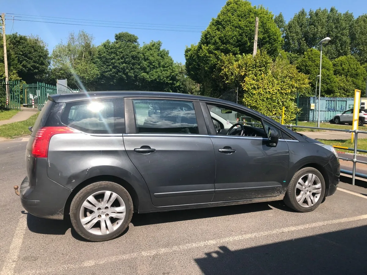 Peugeot 5008 2012 - Image 4