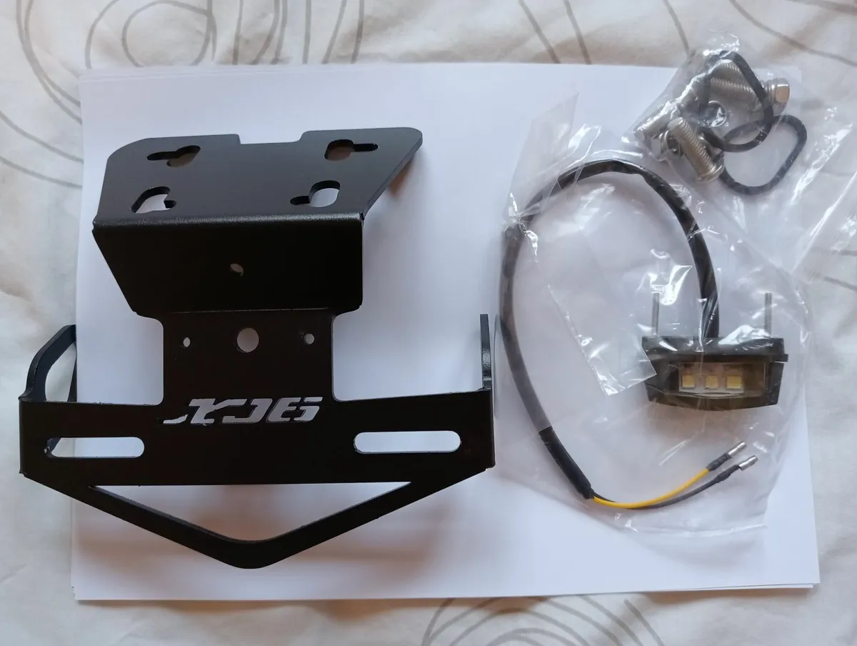 Yamaha XJ6 N  09-15 Motor bike parts - Image 1
