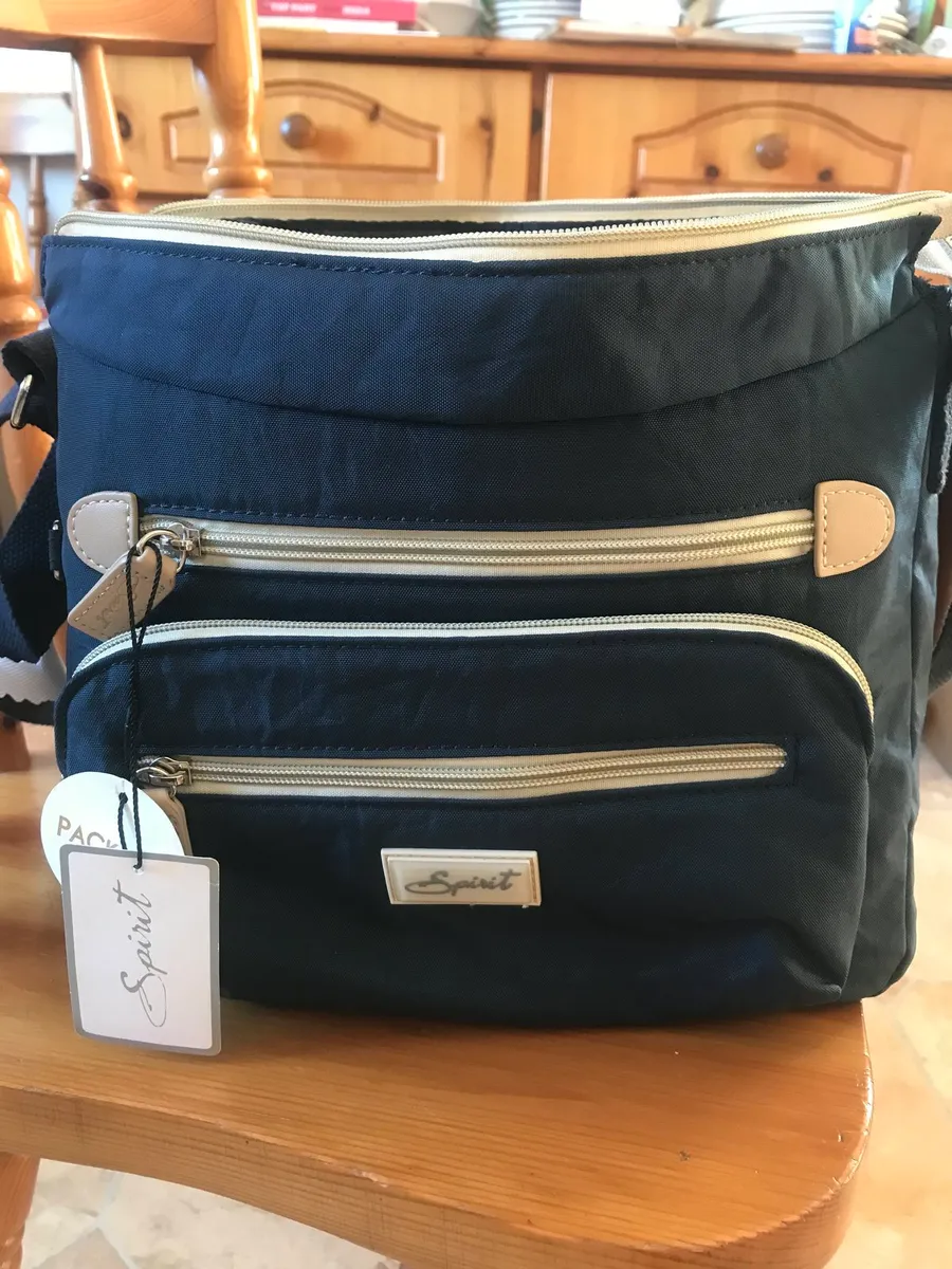 Brand New Navy Shoulderbag . €25 - Image 2