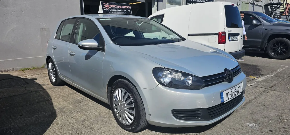2010 Volkswagen Golf Manual - Image 2