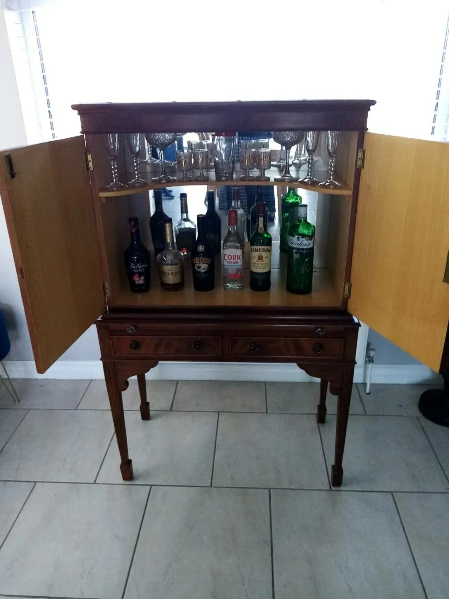 Shaw's of London Cocktail Cabinet - Image 4