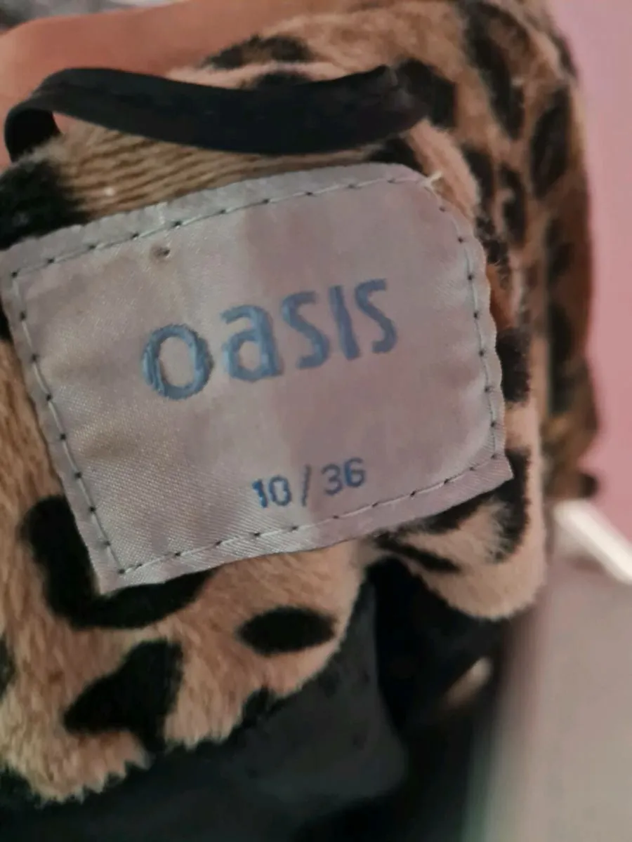 Clothes - Image 4
