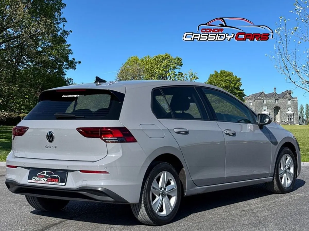 Volkswagen Golf Life 2.0 TDI  moonstone Grey - Image 2