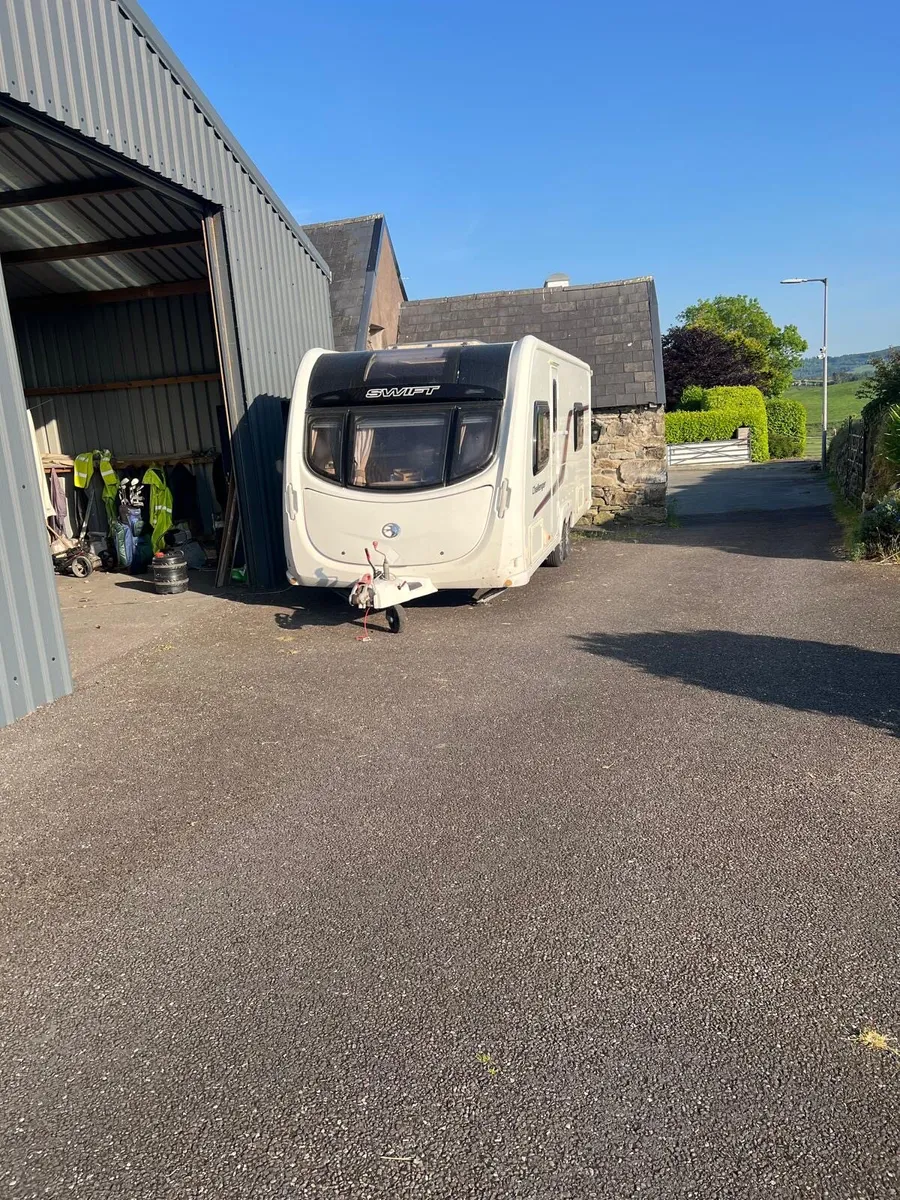 Caravan - Image 1