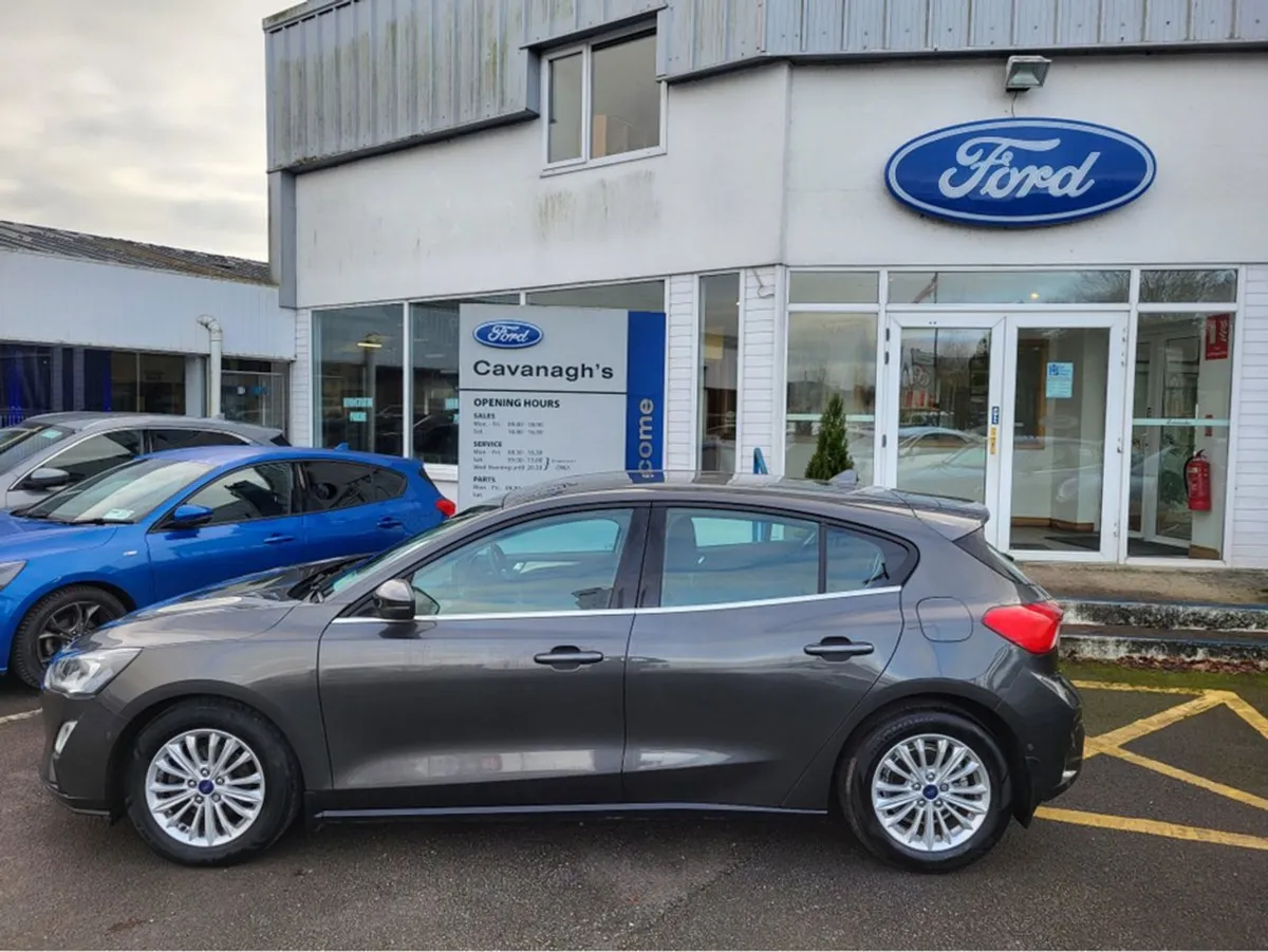 Ford Focus Titanium Edition 5DR 1.0t125 Mhev - Image 2