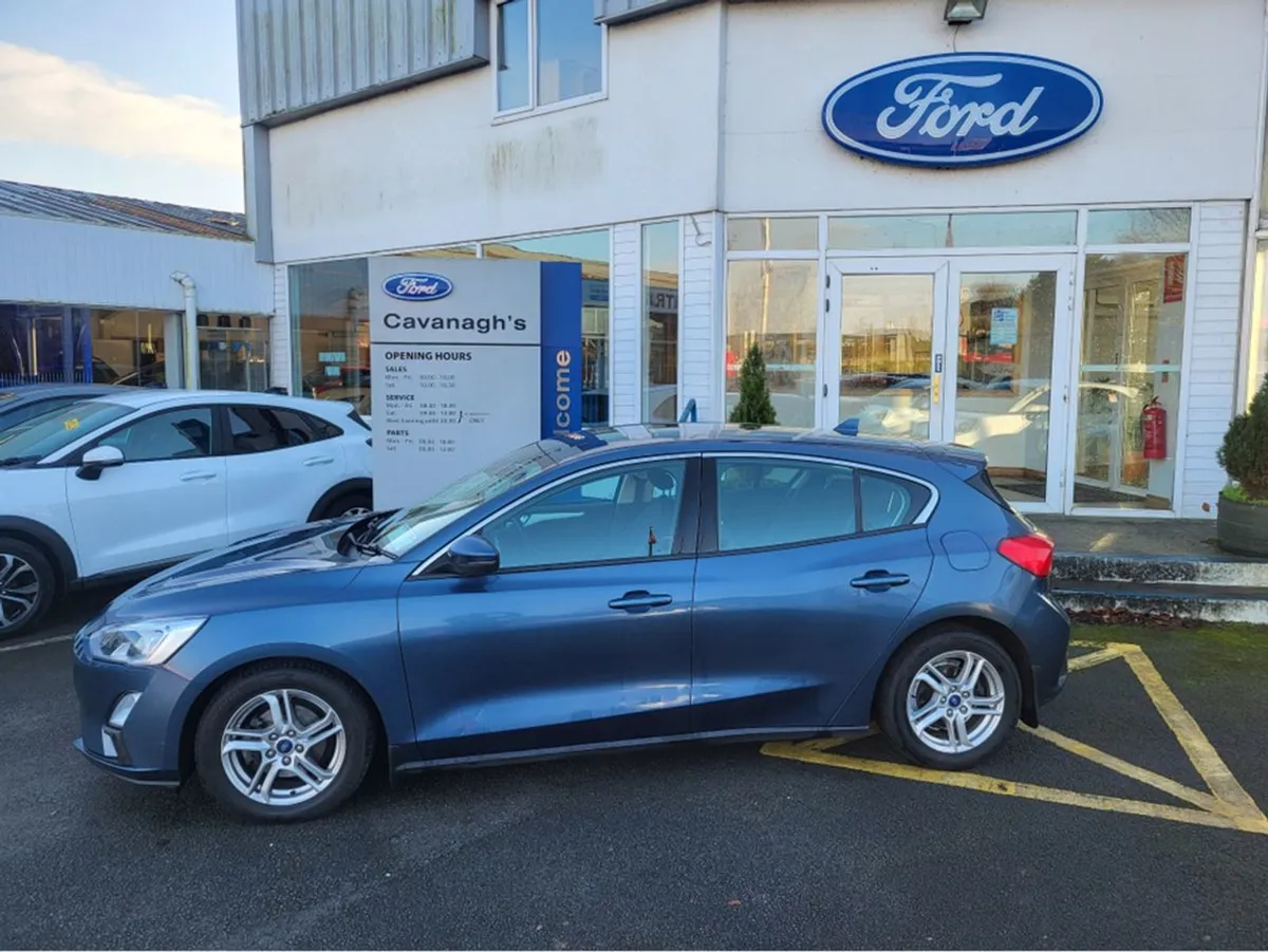 Ford Focus Zetec 1.0 Ecoboost 125PS 5DR 4 - Image 2