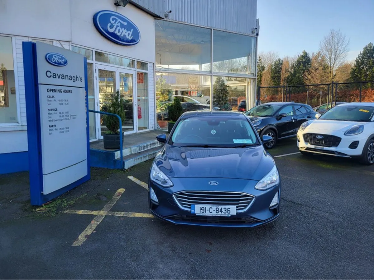 Ford Focus Zetec 1.0 Ecoboost 125PS 5DR 4 - Image 3