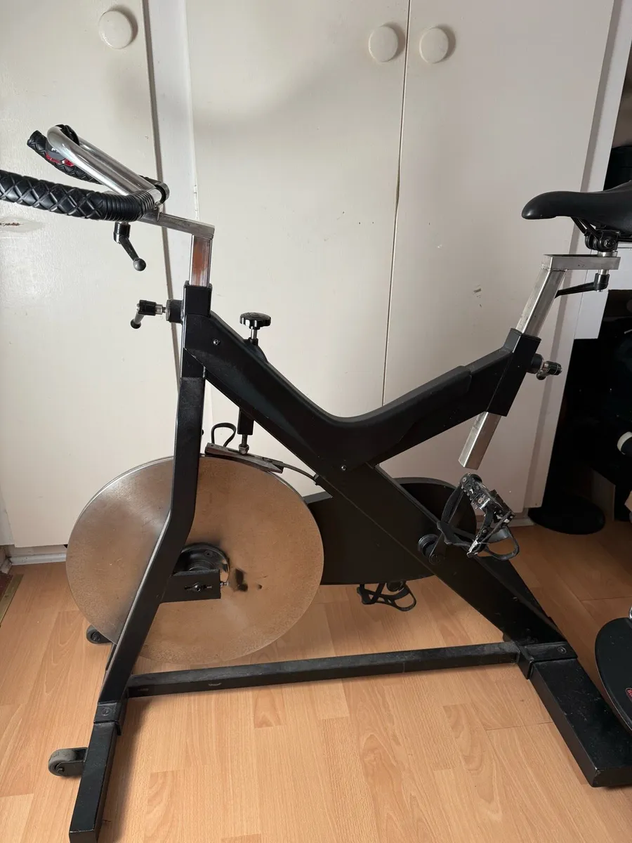 Spin bike - Image 1