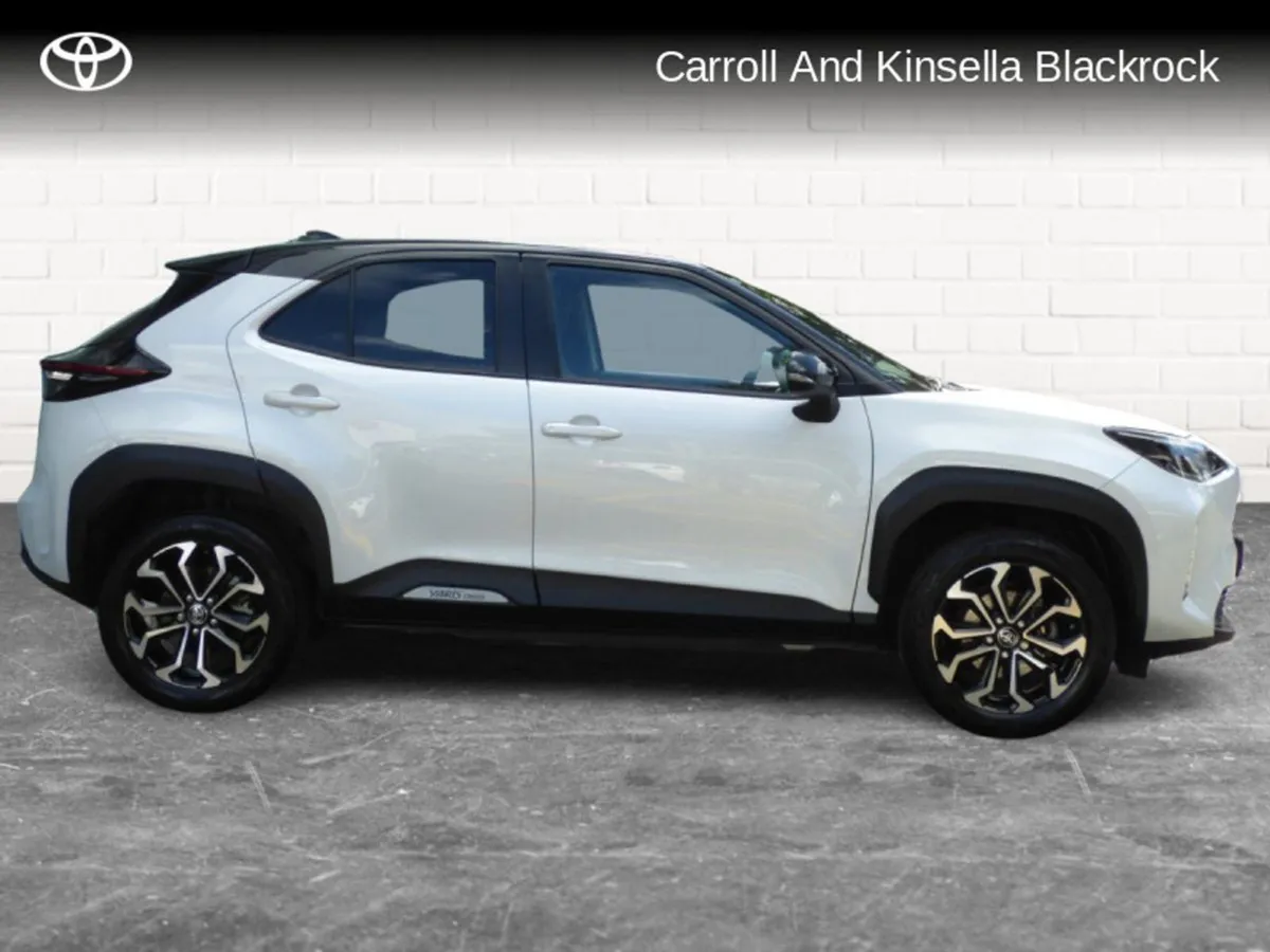 Toyota Yaris Cross Hybrid Luna Sport - Image 3