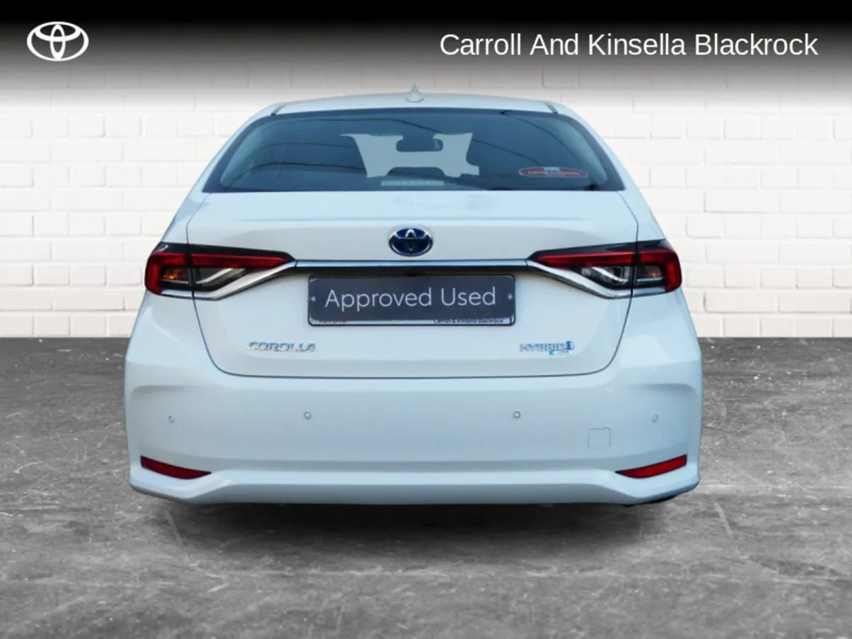 Toyota Corolla Hybrid Luna Saloon - Image 4