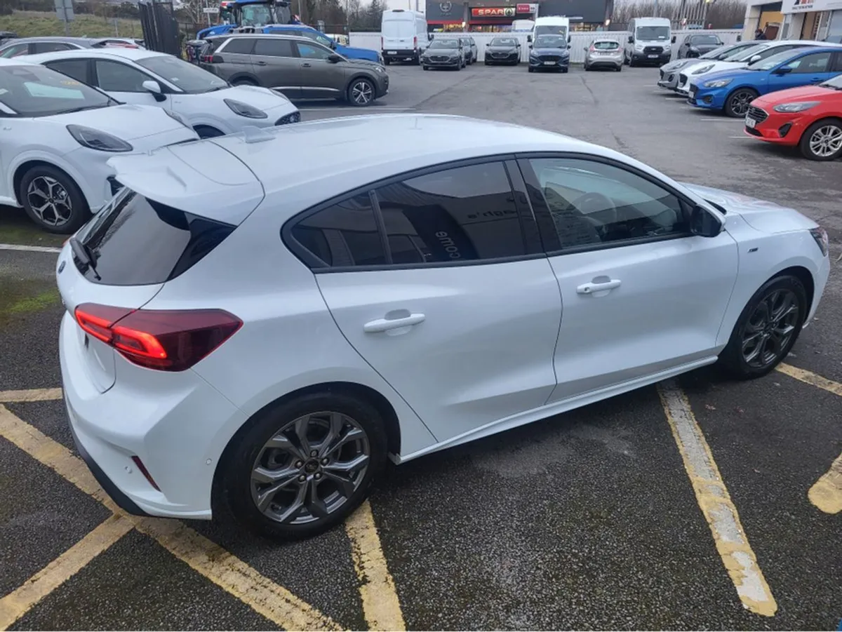 Ford Focus St-line 1.0t 125 M6 FWD - Image 4