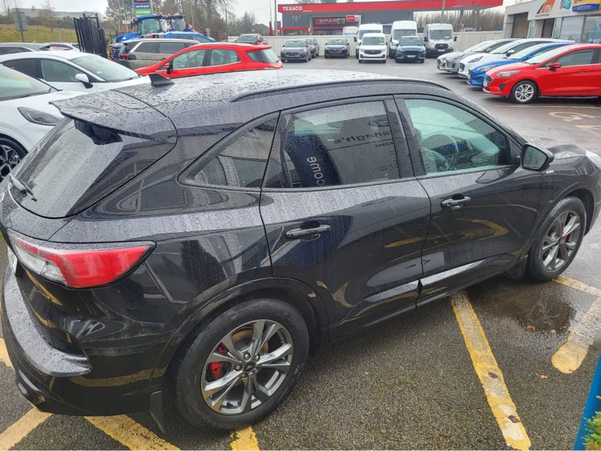 Ford Kuga St-line 5DR 1.5 TD 120 S6.2 M6 4DR - Image 3