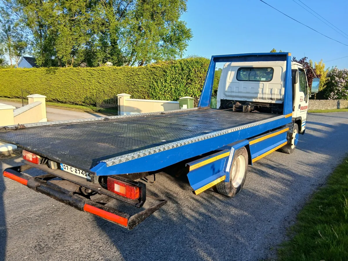 2007 Isuzu recovery - Image 2