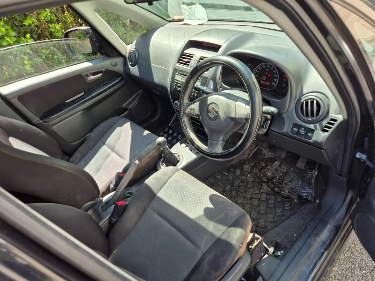 Dtiving like new,taxed july,NO OFFERS please - Image 3