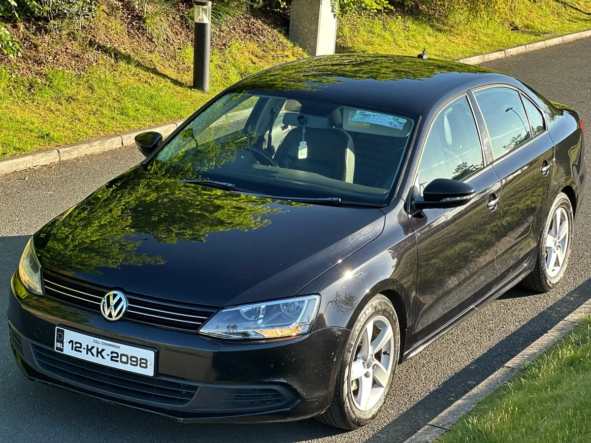 Volkswagen Jetta 2.0 diesel automatic - Image 3