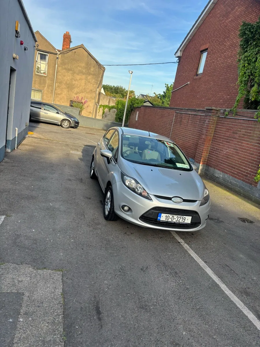 Ford fiesta 2010 - Image 1