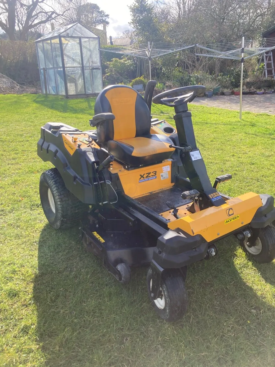 Ride on lawnmower - Image 1