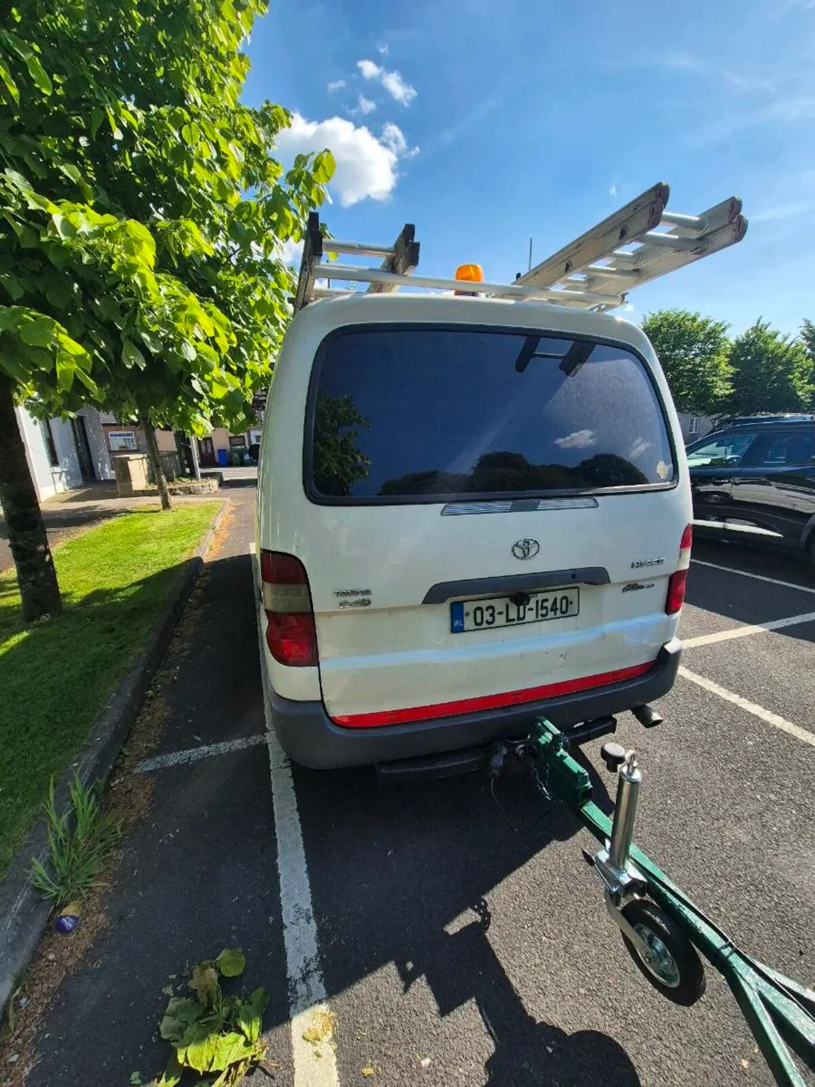 Toyota hiace van - Image 4