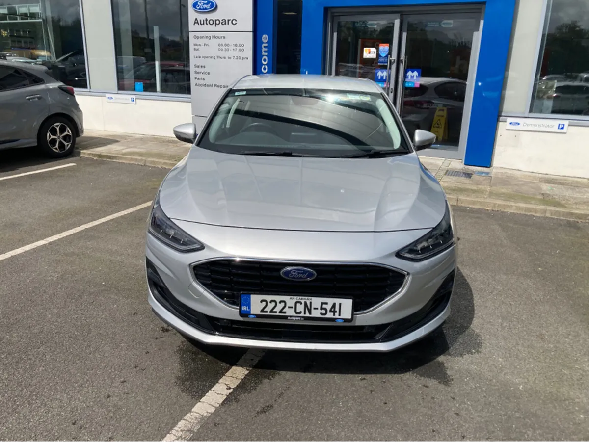 Ford Focus CONNECTED 5DR 1.0T 125 S6 S6.2 M6 - Image 2
