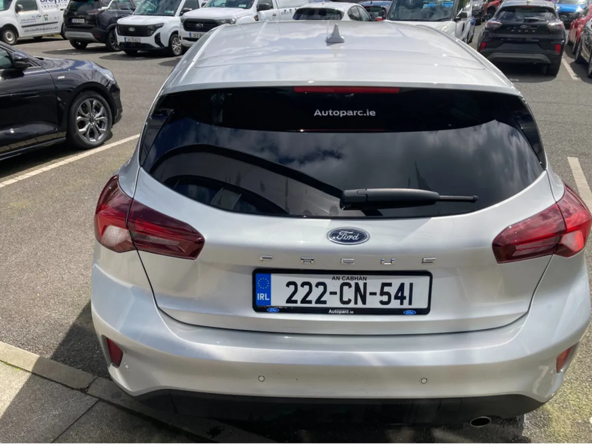 Ford Focus CONNECTED 5DR 1.0T 125 S6 S6.2 M6 - Image 4