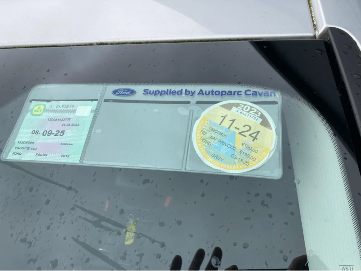 Ford Focus TITANIUM 1.0 ECOBOOST 12 125 4DR - Image 3