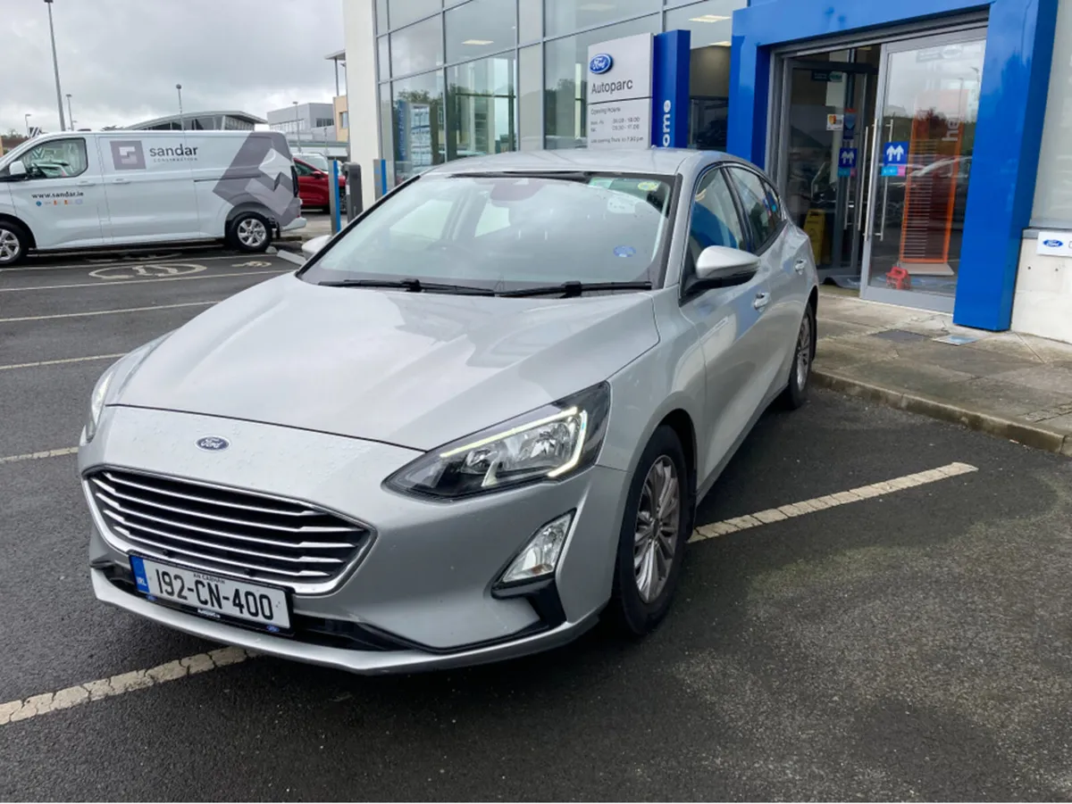 Ford Focus TITANIUM 1.0 ECOBOOST 12 125 4DR - Image 4