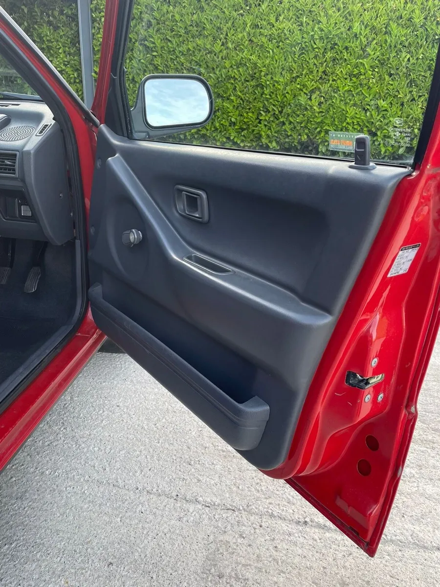 1991 Daihatsu Charade - Image 3
