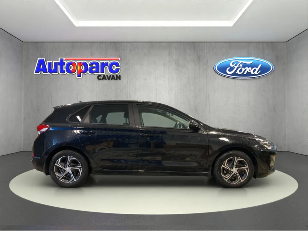 Hyundai i30 I 30 DELUXE 5DR - Image 2