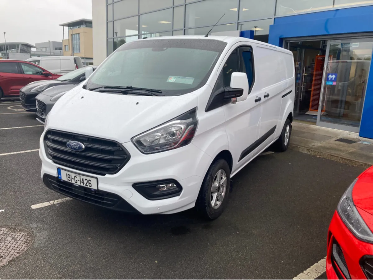 Ford Transit Custom 300 LWB TREND 2 2.0 130 3 - Image 2