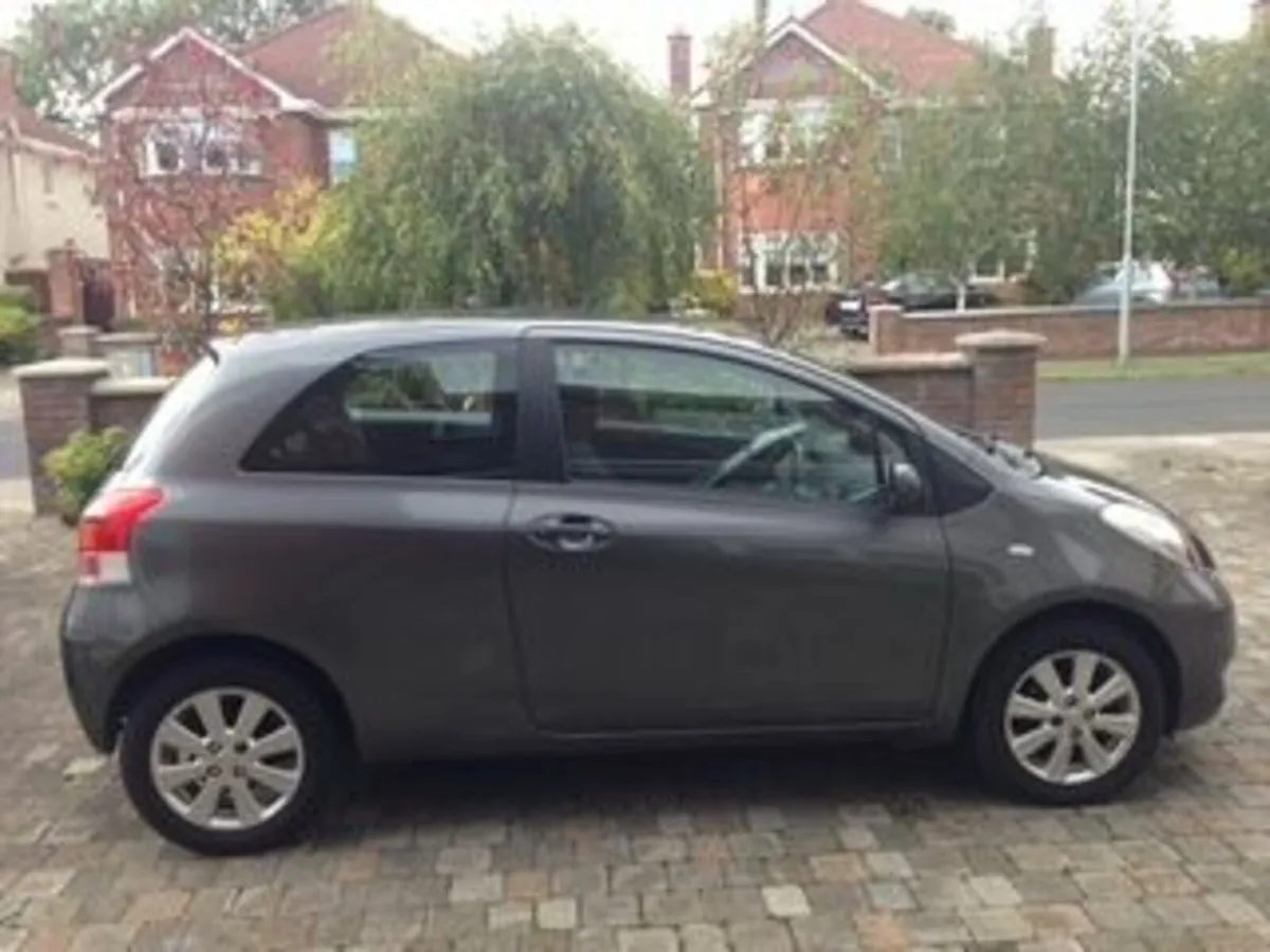 Toyota Yaris 2009 - Image 1