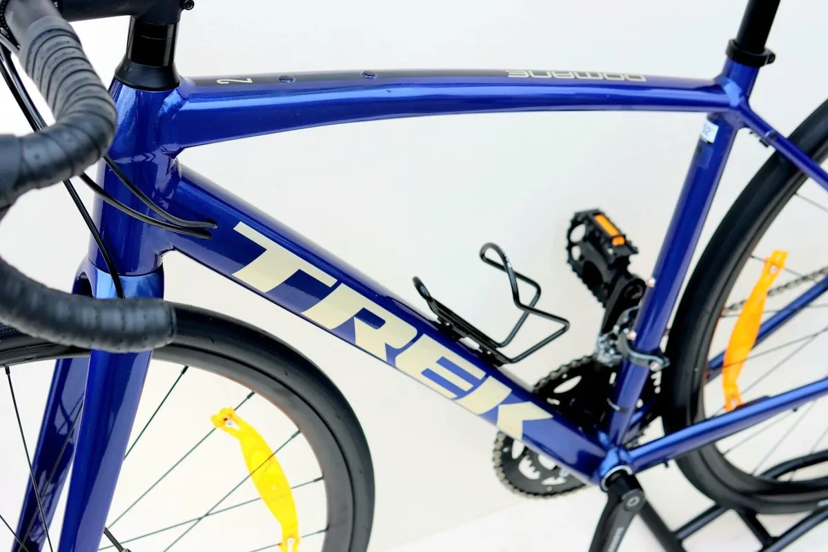 Trek DOMANE 2 race road Bike (like new) - Image 4