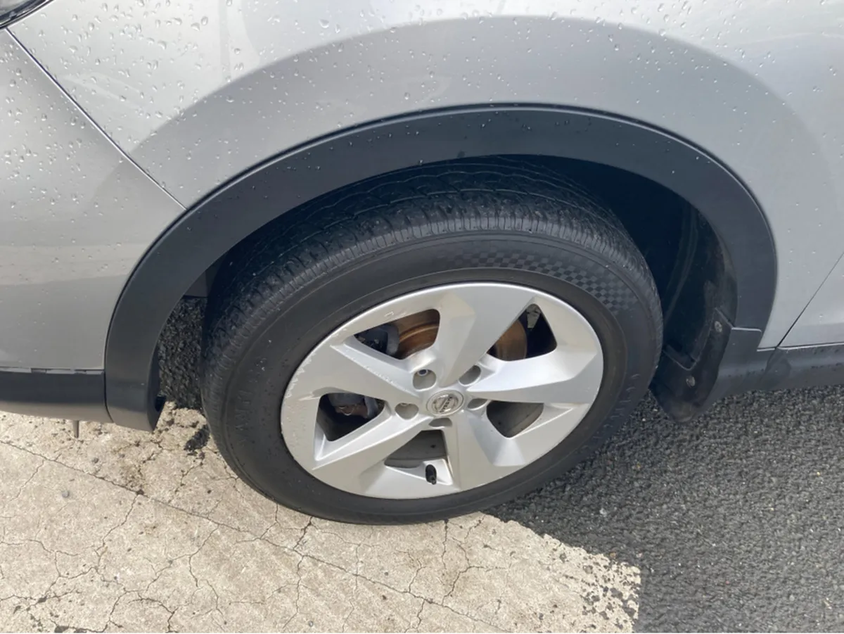 Nissan Qashqai 1.5 DSL SV SS MY19 4DR - Image 4