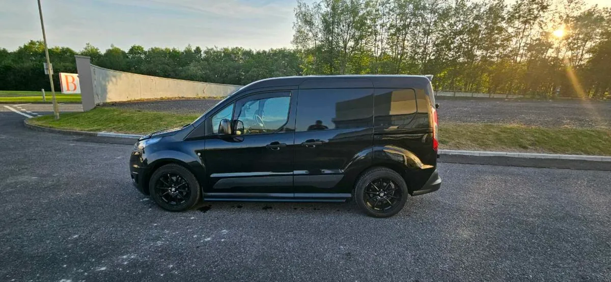 2015 Ford Transit Connect SWB - Image 3