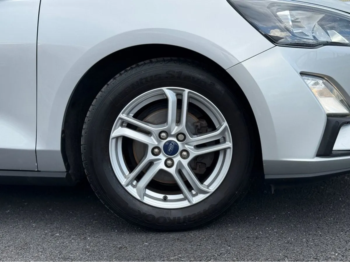 Ford Focus 1.5 Tdci Ecoblue Zetec 9 - Image 4