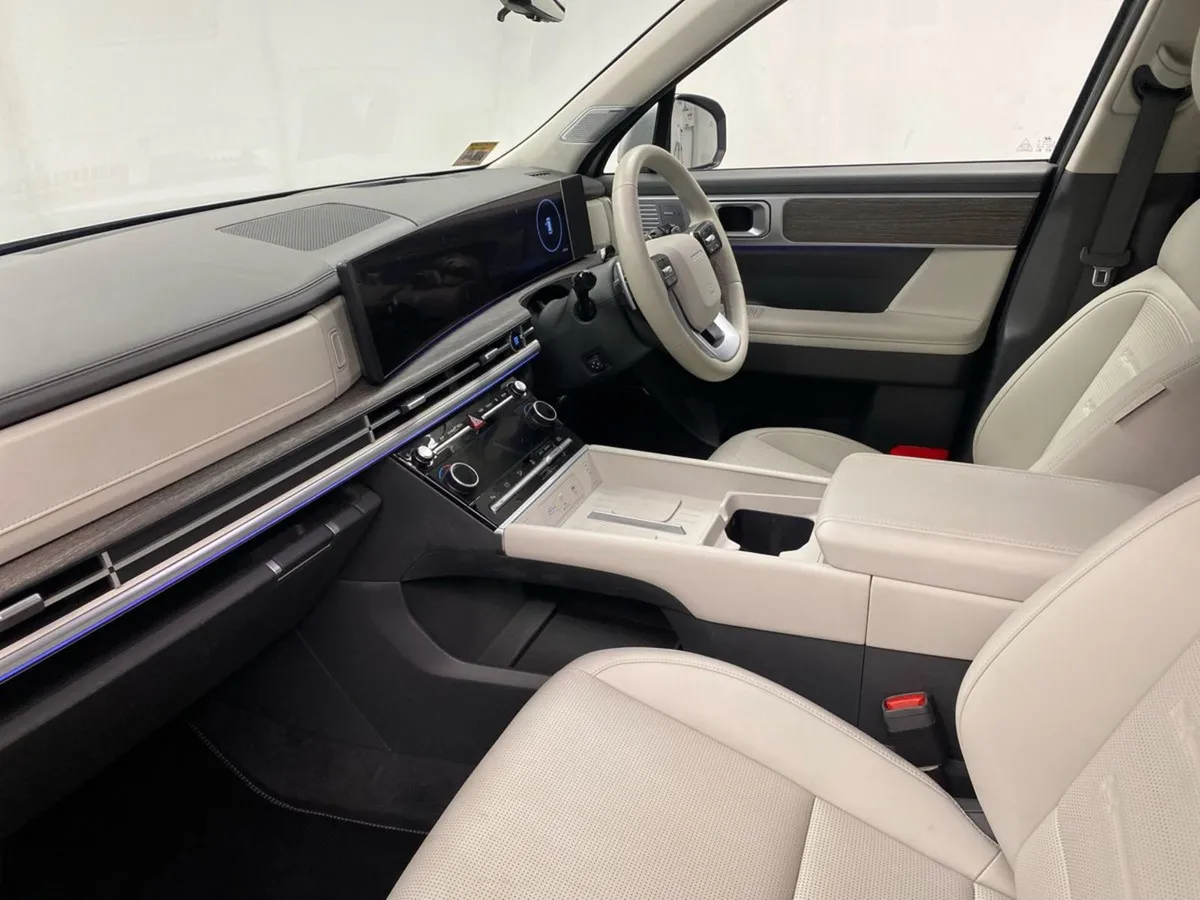 Hyundai Santa Fe 1.6 Phev 4WD Premium - Image 3