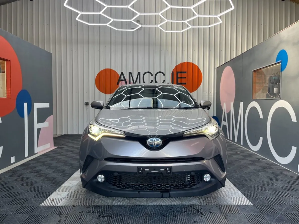 Toyota C-HR 1.8 Hyrbid / 99k KMs / Heated Seats R - Image 2