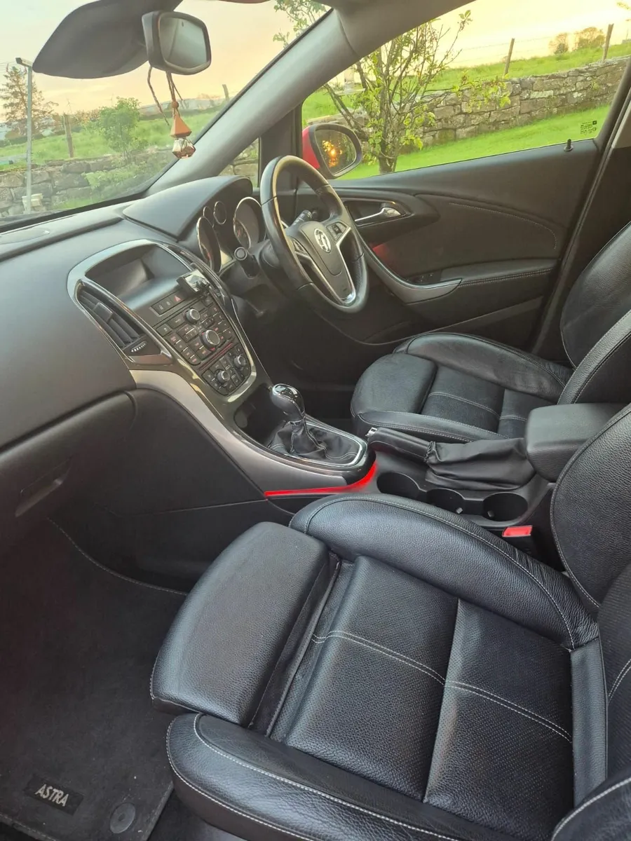 Vauxhall Astra 2013 - Image 4
