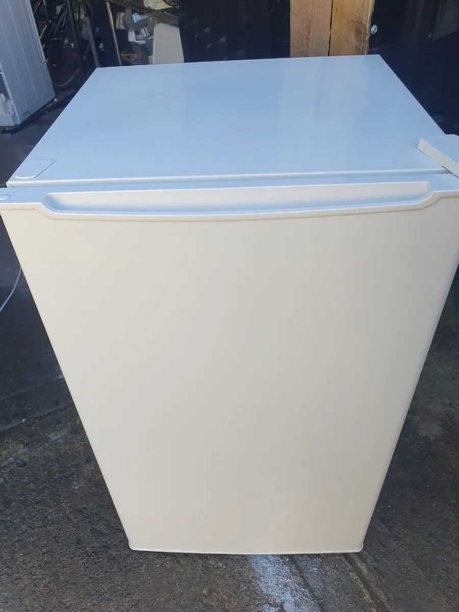 Essentials fridge freezer - Image 1